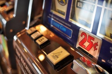 prediksi top Number Pair live dealer studio showing Dragon Tiger card game in progress